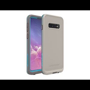 Brand new Galaxy s10 LifeProof case